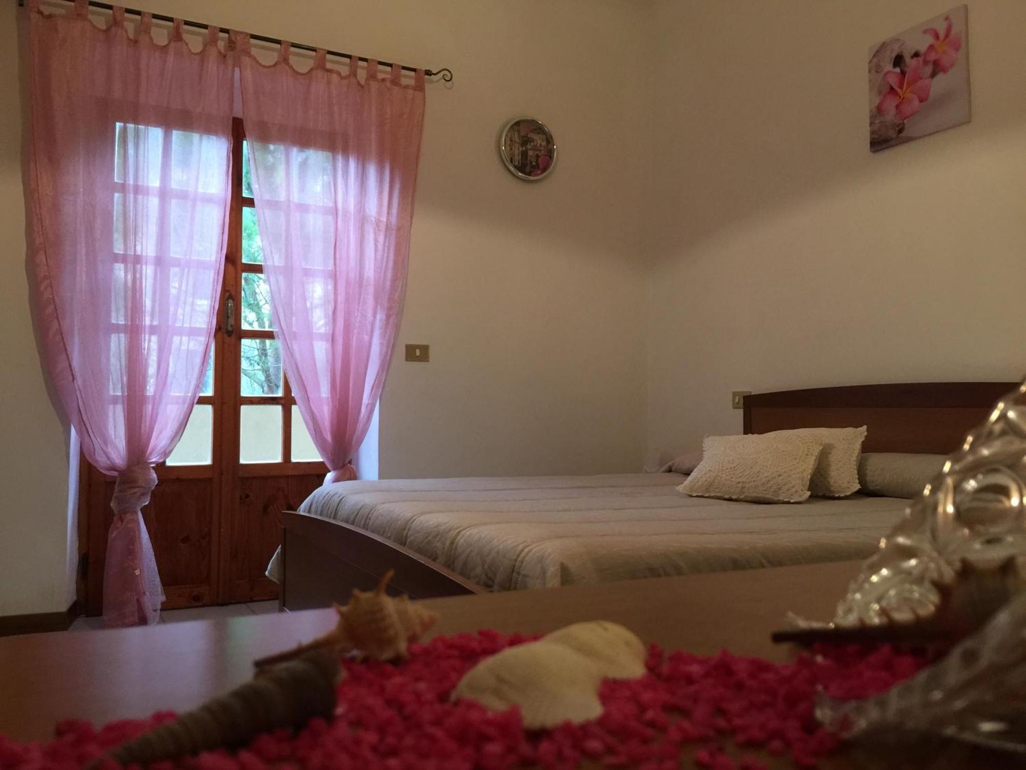 Il Porto Aparthotel Tuoro sul Trasimeno Szoba fotó