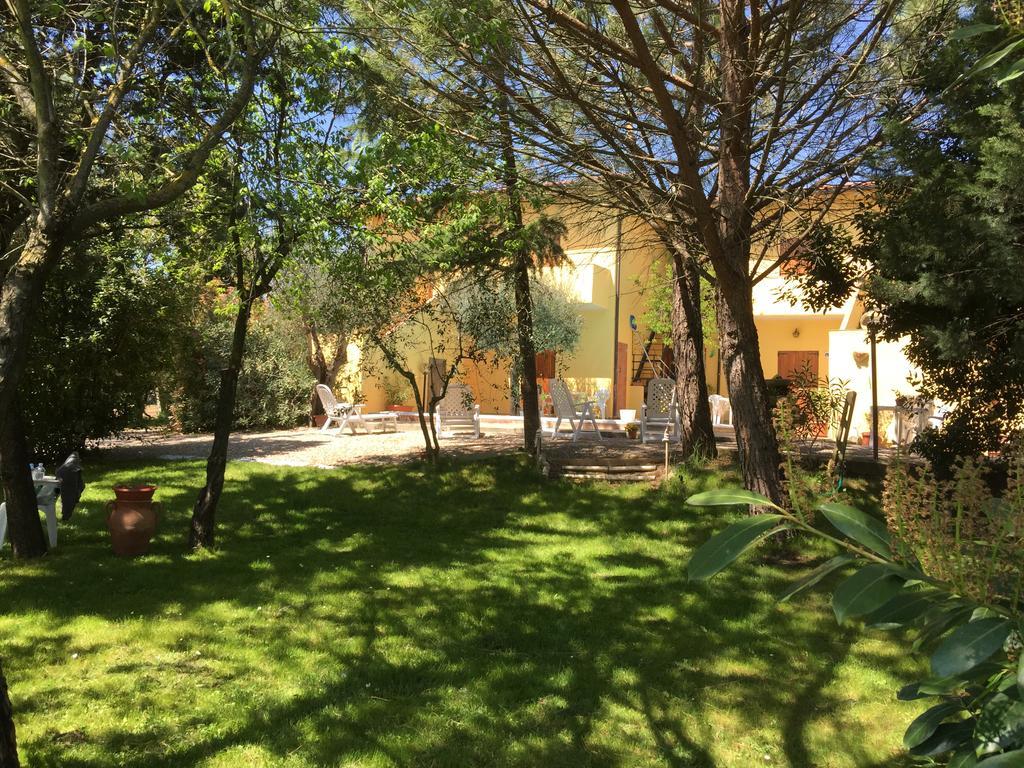 Il Porto Aparthotel Tuoro sul Trasimeno Kültér fotó