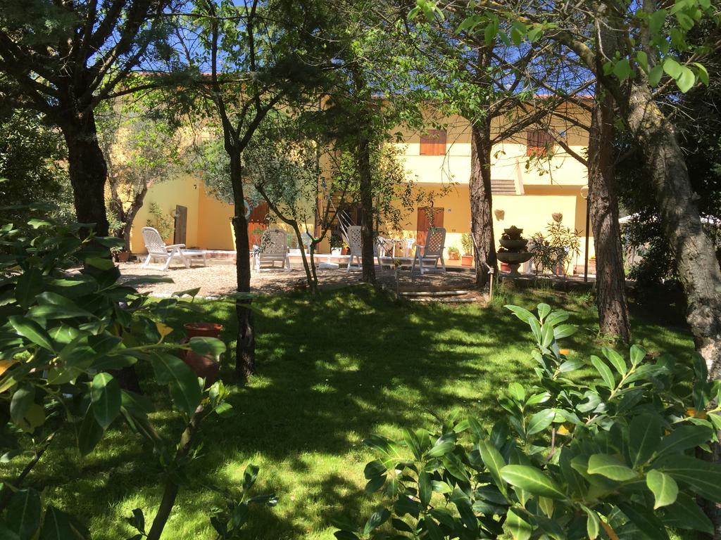 Il Porto Aparthotel Tuoro sul Trasimeno Kültér fotó
