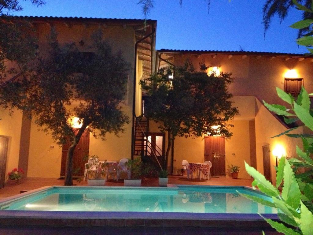 Il Porto Aparthotel Tuoro sul Trasimeno Kültér fotó