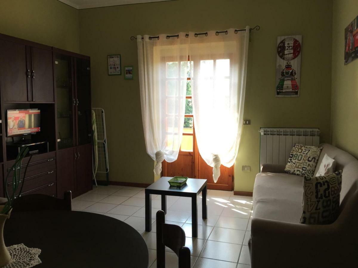 Il Porto Aparthotel Tuoro sul Trasimeno Kültér fotó