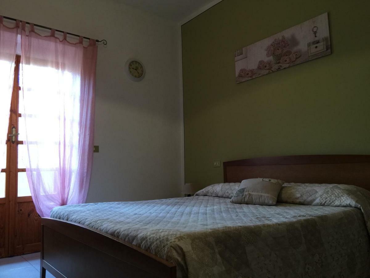 Il Porto Aparthotel Tuoro sul Trasimeno Kültér fotó