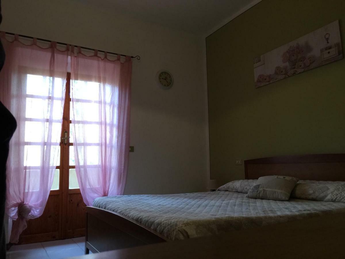 Il Porto Aparthotel Tuoro sul Trasimeno Kültér fotó